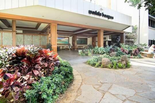 Beautifully Renovated 32Nd Floor Deluxe Ocean View Waikiki Condo Condo Гонолулу Экстерьер фото