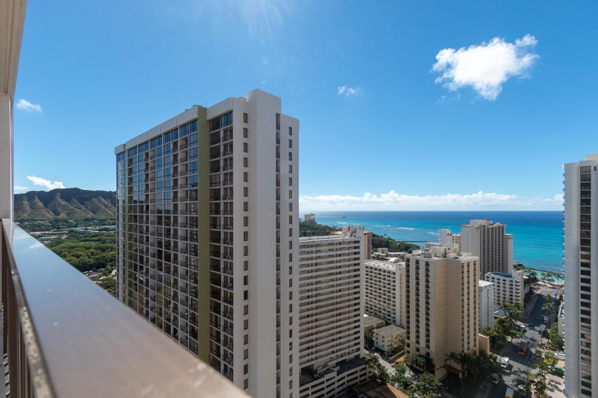 Beautifully Renovated 32Nd Floor Deluxe Ocean View Waikiki Condo Condo Гонолулу Экстерьер фото