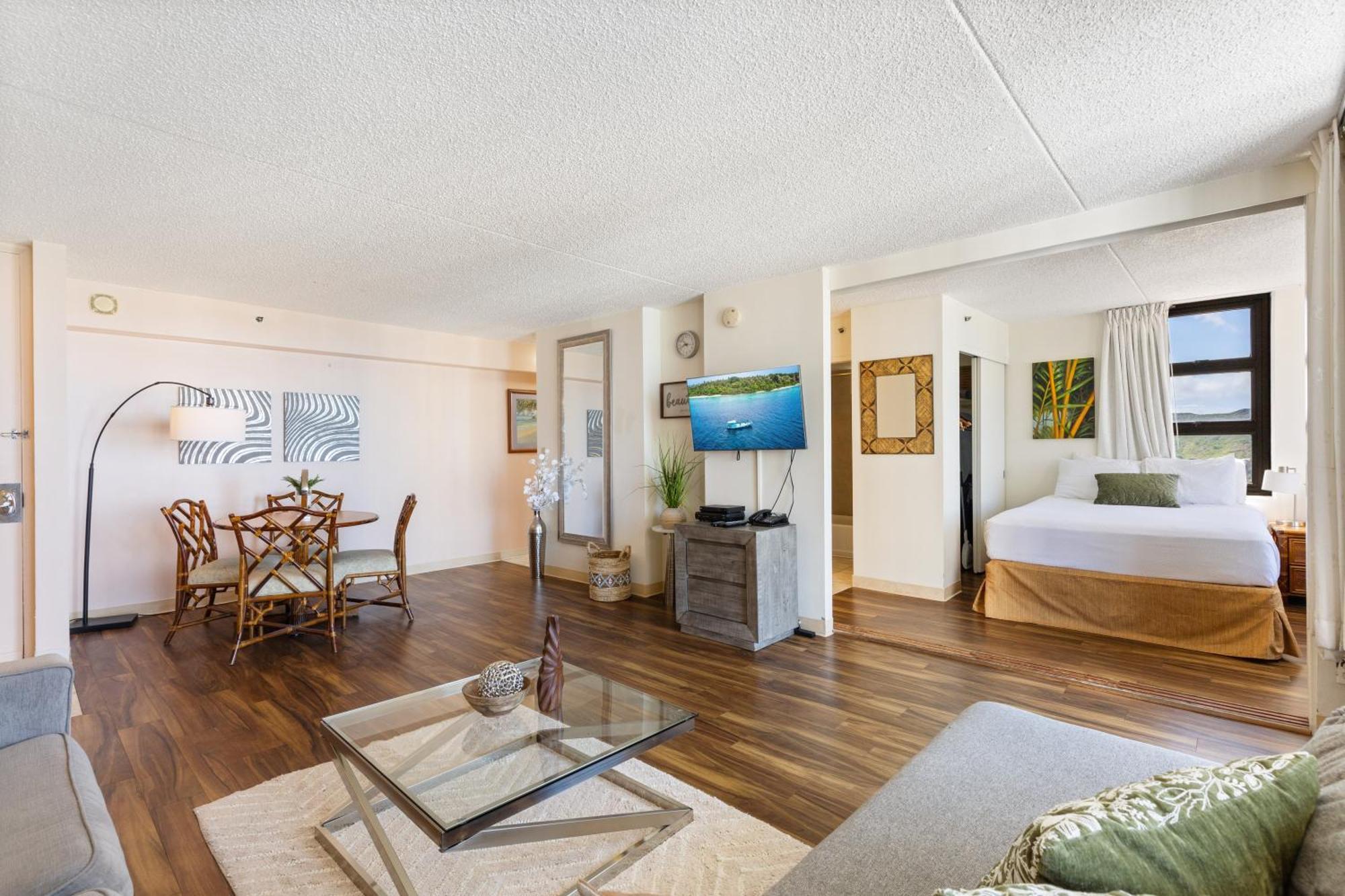 Beautifully Renovated 32Nd Floor Deluxe Ocean View Waikiki Condo Condo Гонолулу Экстерьер фото